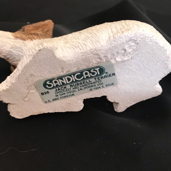 Winking Jack Russell Sandicast Figurine - Picture 5 of 5
